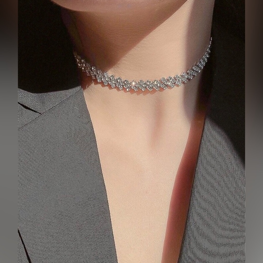 New Luxe Rhinestone Choker Necklace ~ Short Crystal Necklace - Picture 5 of 14